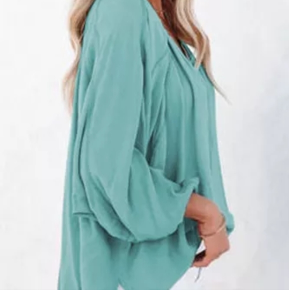 1 med left 💜New Split neck dolman top - Picture 6 of 16